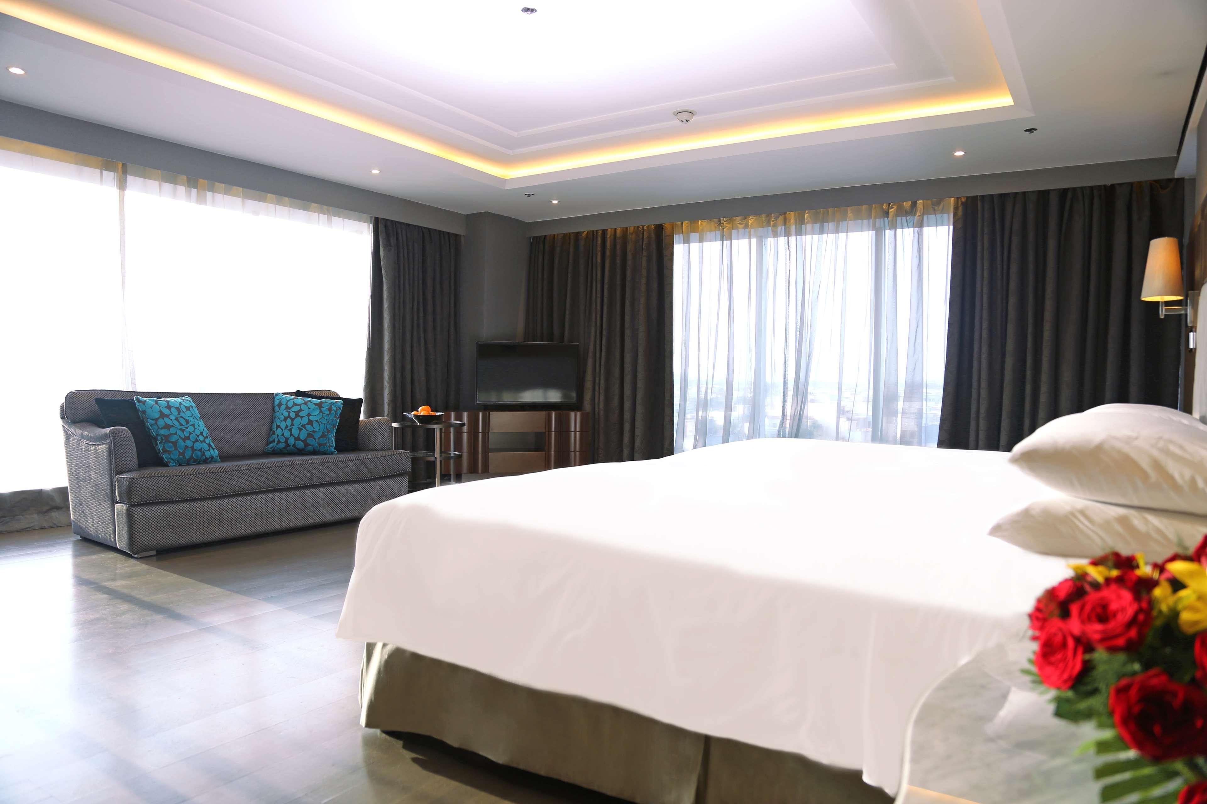 ไฮแอท รีเจนซี ลูเดียนา Hotel ลูดิฮานา ภายนอก รูปภาพ